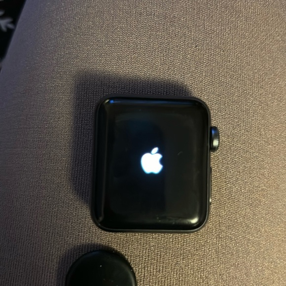 Apple Watch: Series 3 - Picture 1 of 2